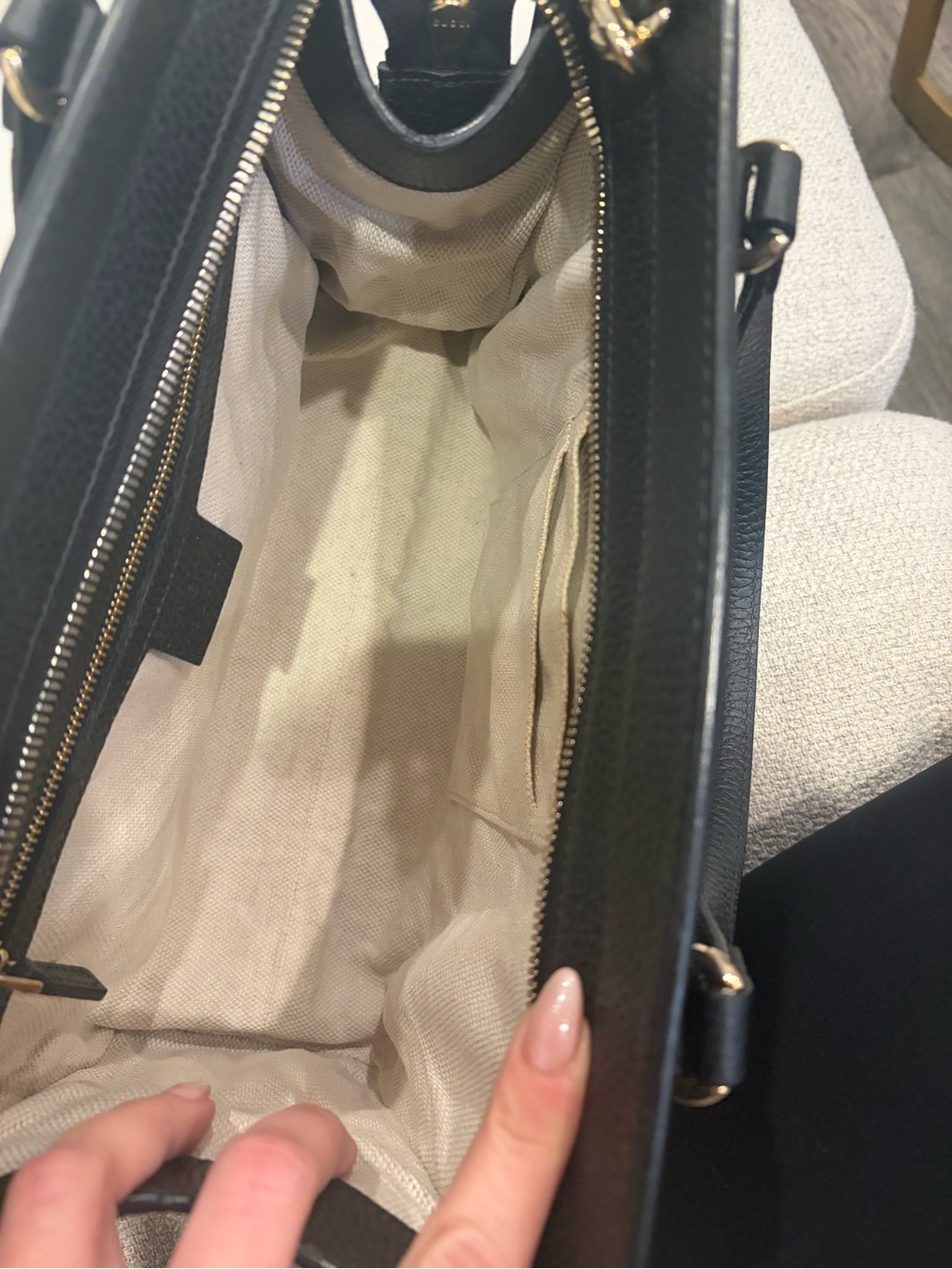 Gucci Black Pebbled Leather Satchel with Embossed GG - Picture 6 of 6
